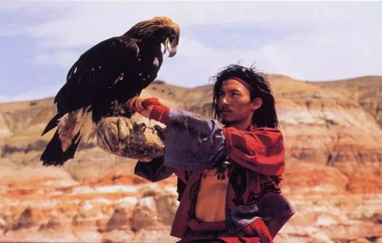 位于准噶尔盆地西北边缘的佳木河下游乌尔禾矿区,西南距克拉玛依市100