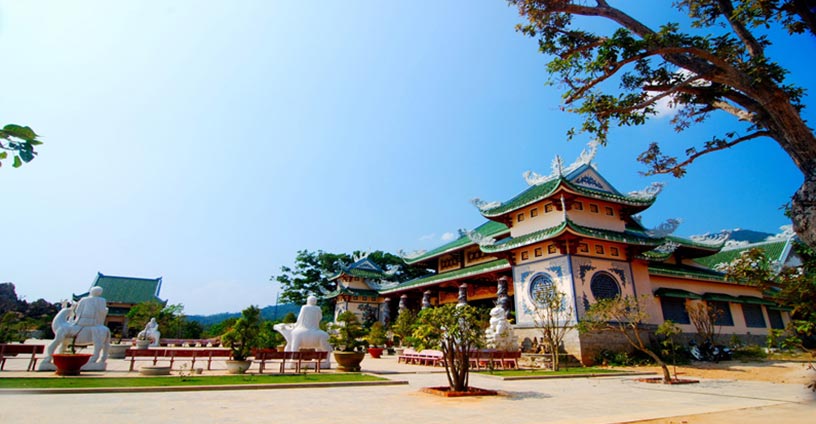 會安酒店 山茶半島靈應寺廟 山茶綠湖 峴港市區景點 會安酒店 (24小時