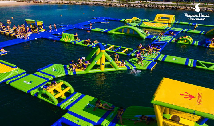 芽庄最高点(海拔200米)欣赏芽庄的无敌美景啦~超级美的芽庄海湾,沙滩