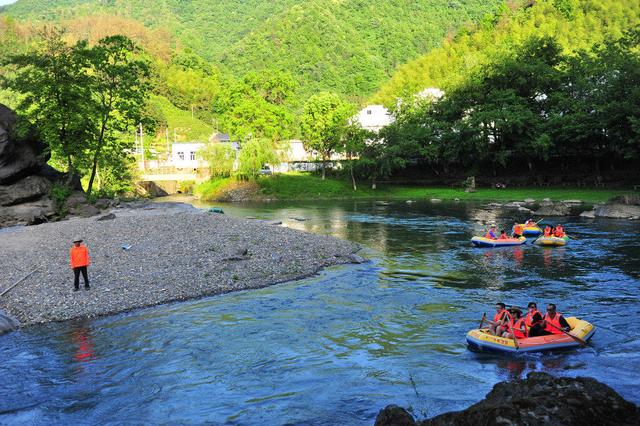 皖南第一漂网友这里漂流不湿身都不好意思说你来过了怪潭