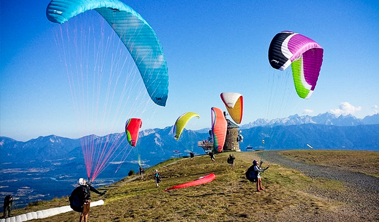 丽江滑翔伞半日体验(360°全景/专业教练1v1/区域接送/安全放心)