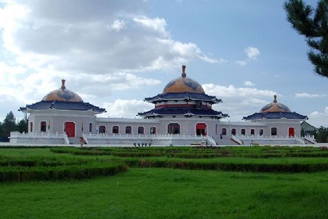                  蒙亮民族风情园