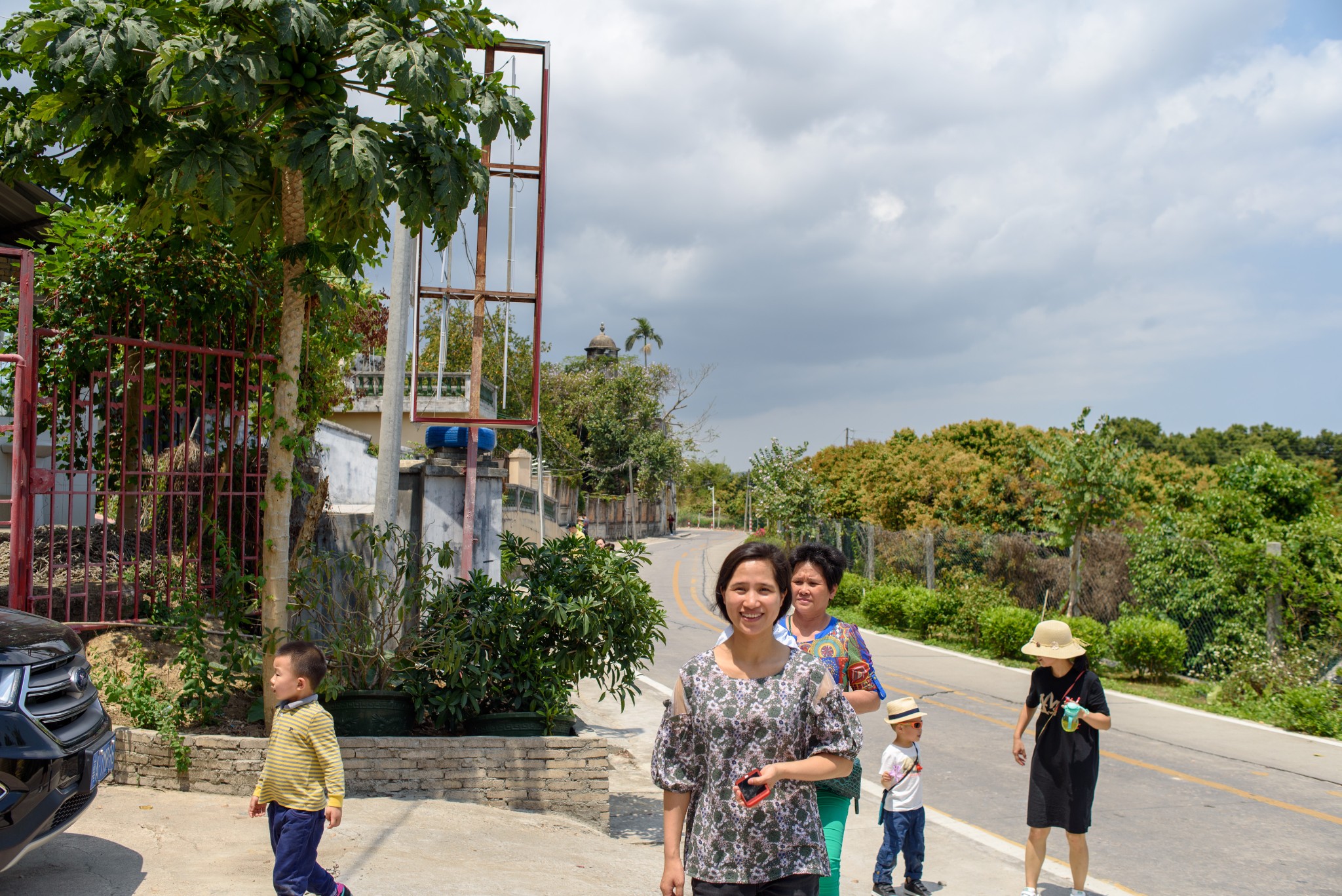 其主人翁是香港太古洋行买办华人(祖籍会同村)莫仕扬嫡孙.