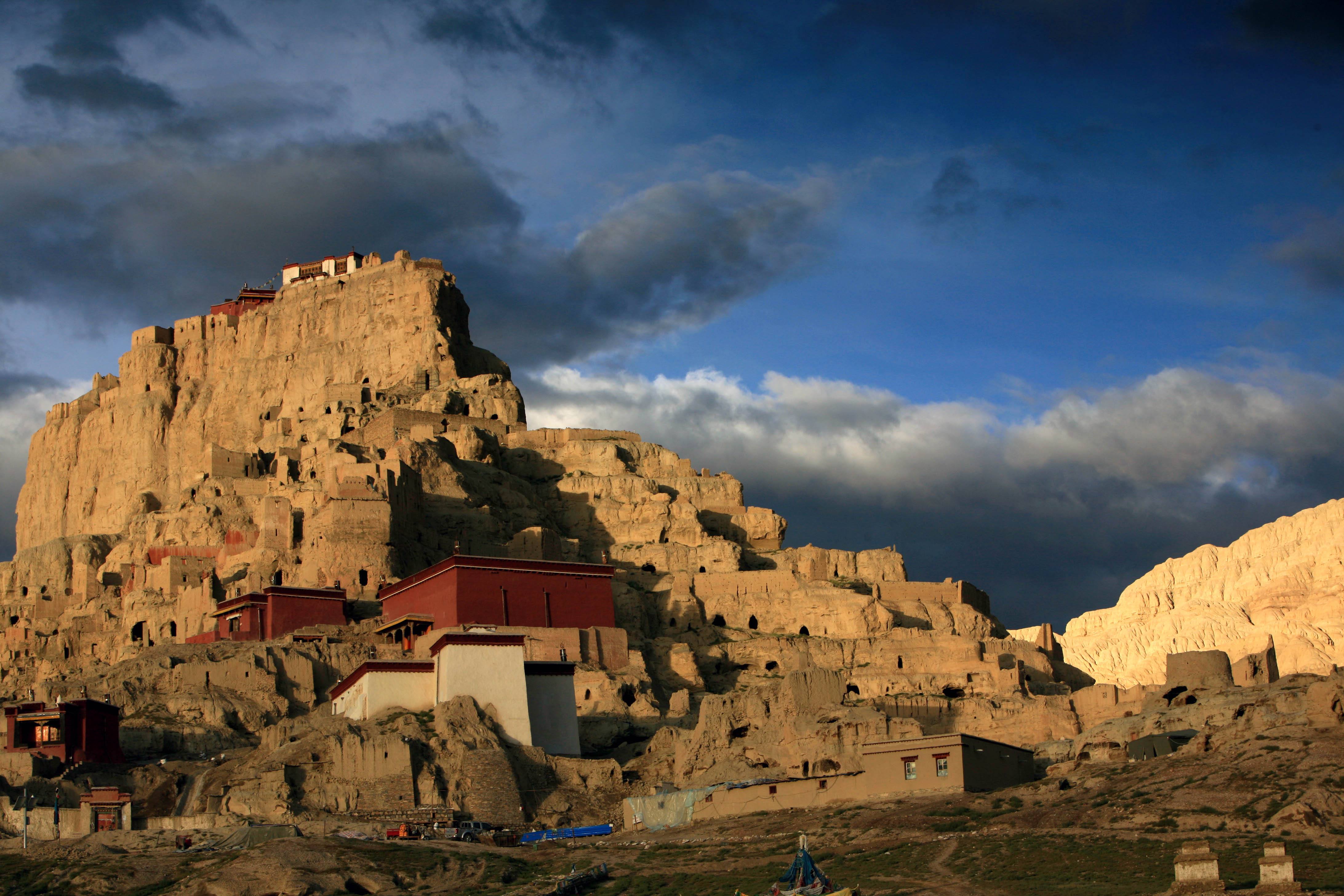 【免费办理边防证】西藏阿里南线8日定制游(冈仁波