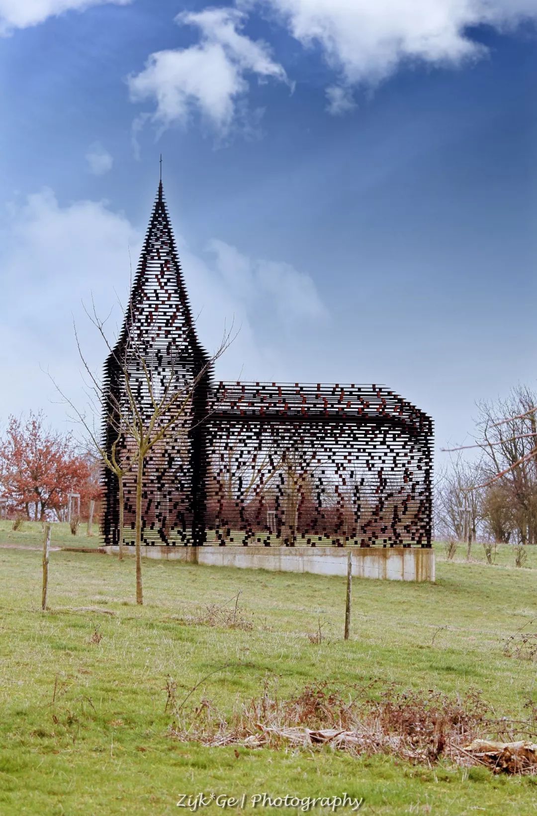 探秘全球超棒网红建筑比利时透明教堂