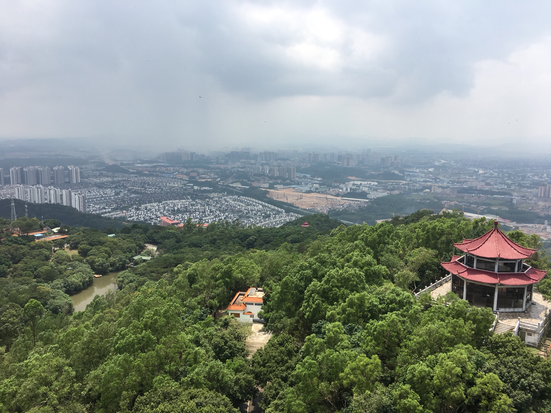 九層妖塔立於山水之間大雁山風景區