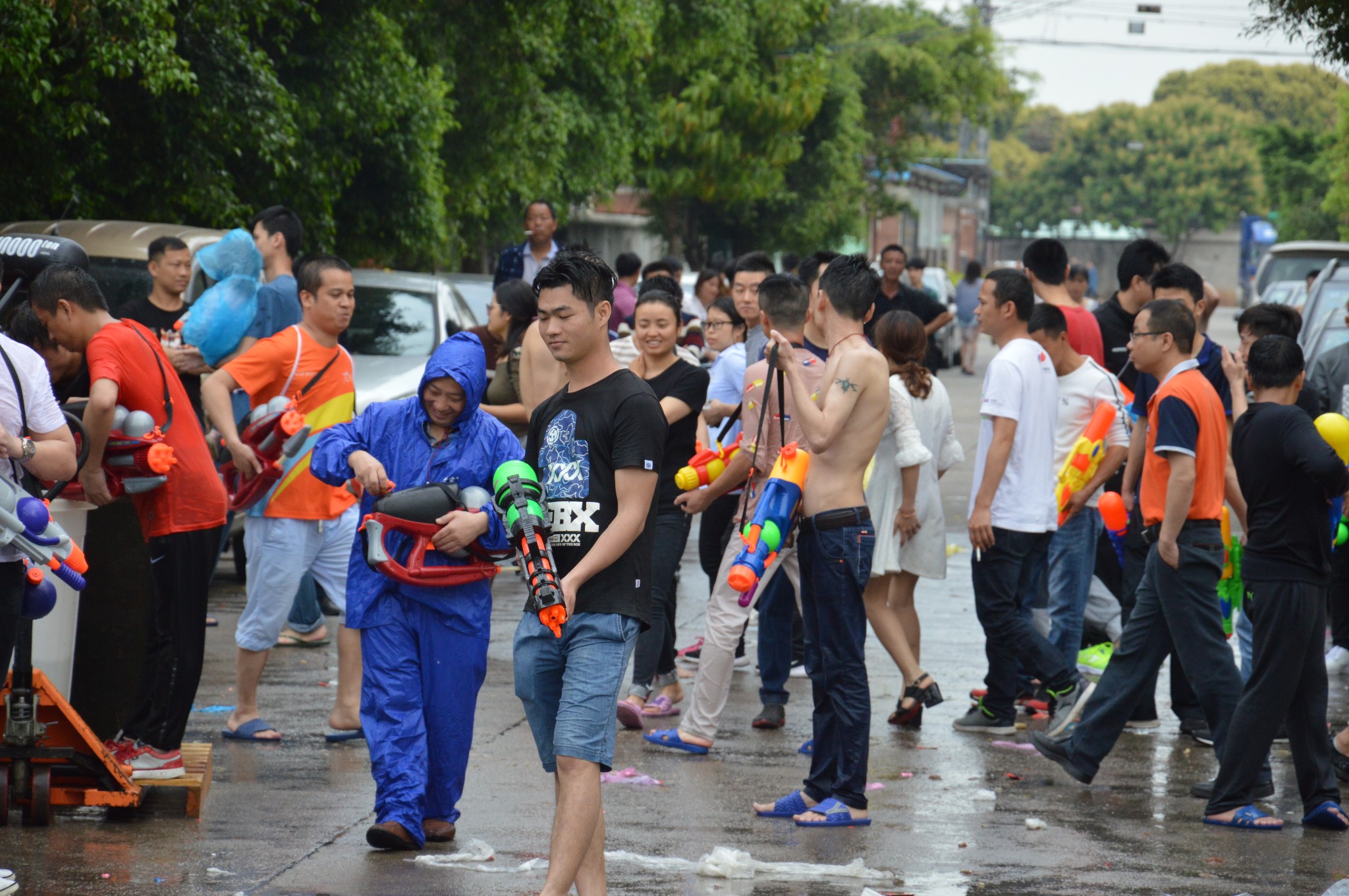 【背包客的穷游日记】东坑泼水节——"卖身节",泼水泼出来的祝福