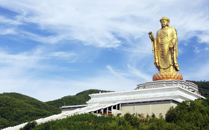 中原大佛位于河南省平顶山市鲁山县尧山佛泉寺,是"世界最高的佛教造像