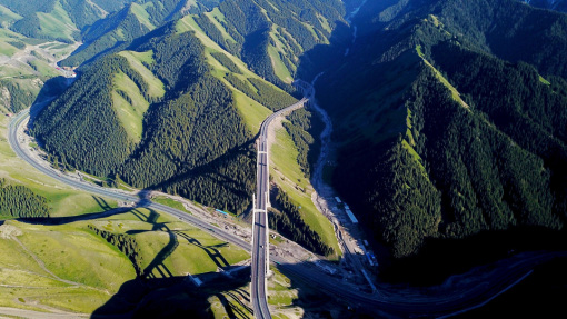 赛里木湖在哪个镇 wKgBEFz1IHmAA9l1AAZFYUwse3k01.jpeg?imageView2%2F2%2Fw%2F510%2Fh%2F8000%2Fq%2F100