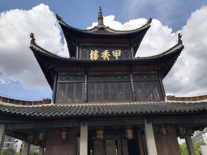 打卡古色古香的会同村