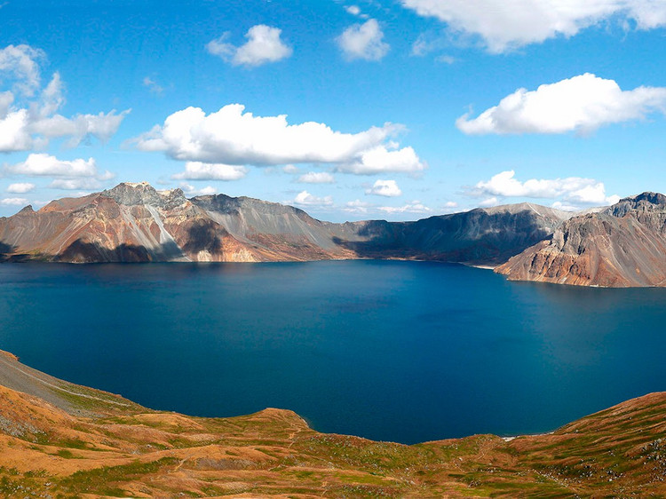 西坡旅遊景點:長白山天池,錦江大峽谷,玉藍瀑布,千姿松,玉漿泉,金線泉