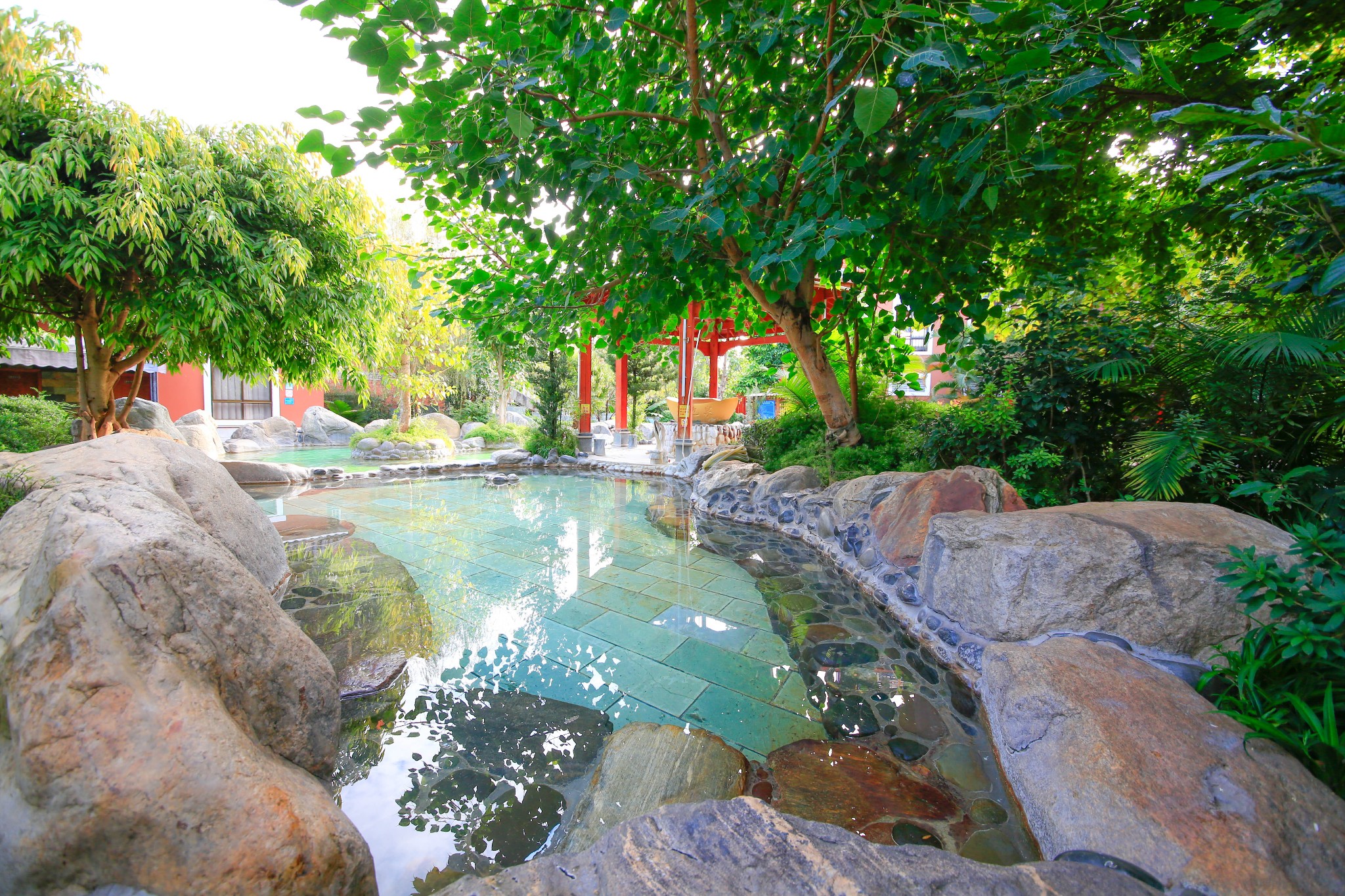 弥勒天池都温泉度假酒店