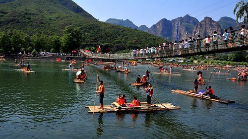 北京周邊 房山十渡依山傍水 賞卡斯特地貌美景 驚險刺激踏步雲端玻璃