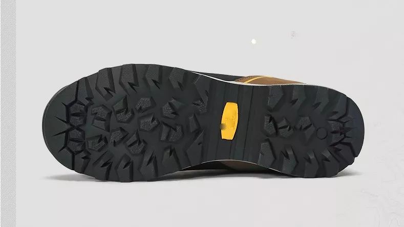 这鞋底的小黄橡胶上写的真不是vibram