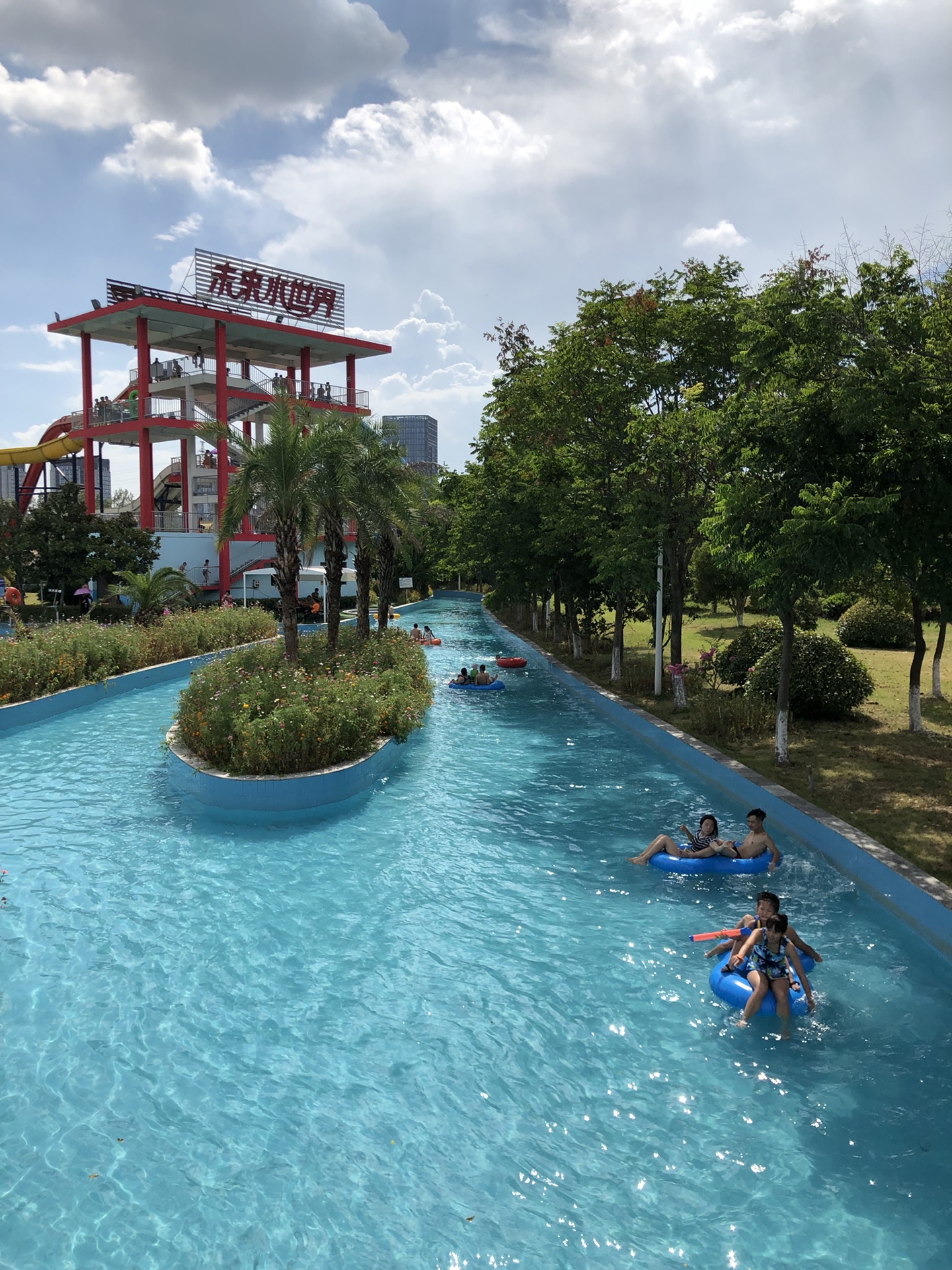 嘉兴卡乐福未来水世界半日游