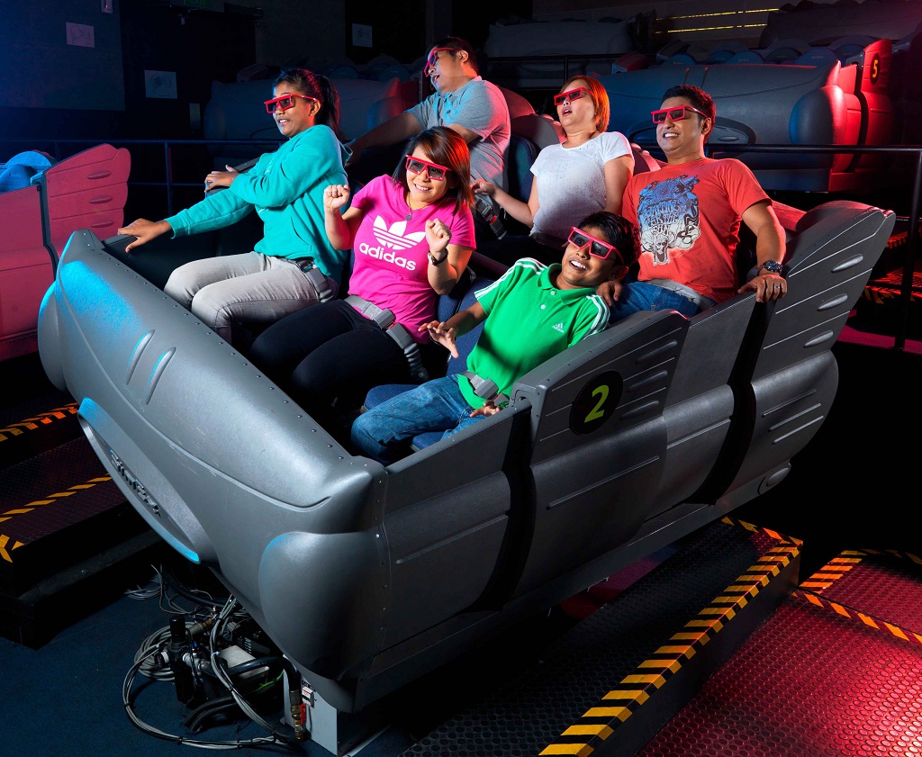 然后在亚洲di一款狂野西部4d互动射击游戏《西部悍匪》中做一名神枪手