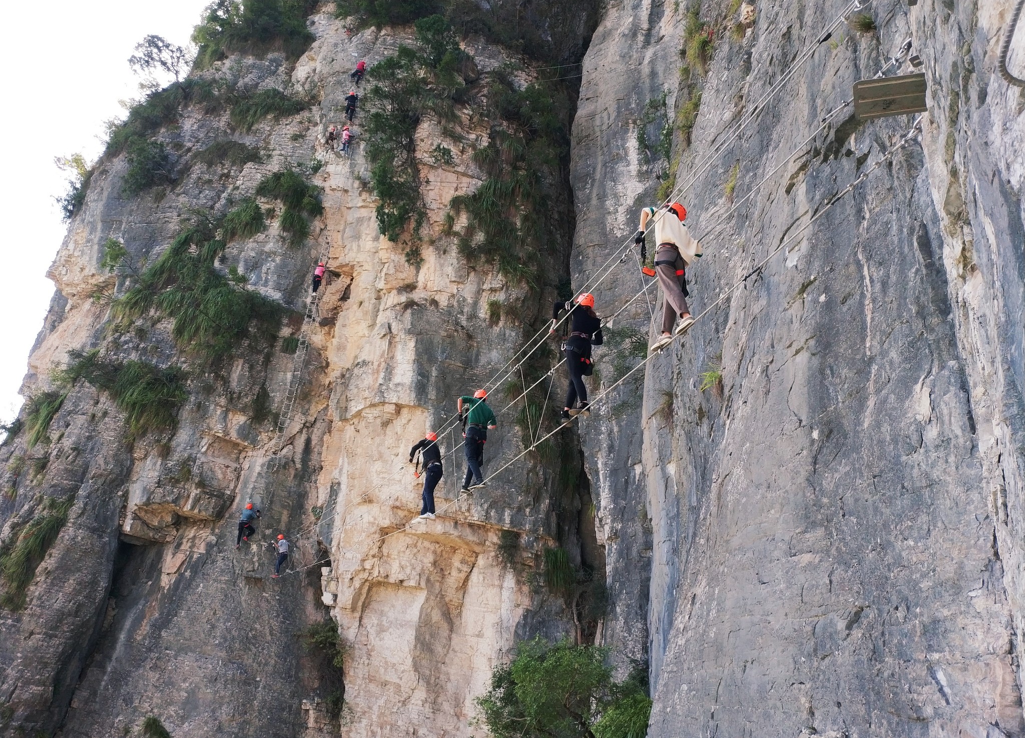 建始鸡公岭飞拉达户外攀岩基地——让你颤抖的地方