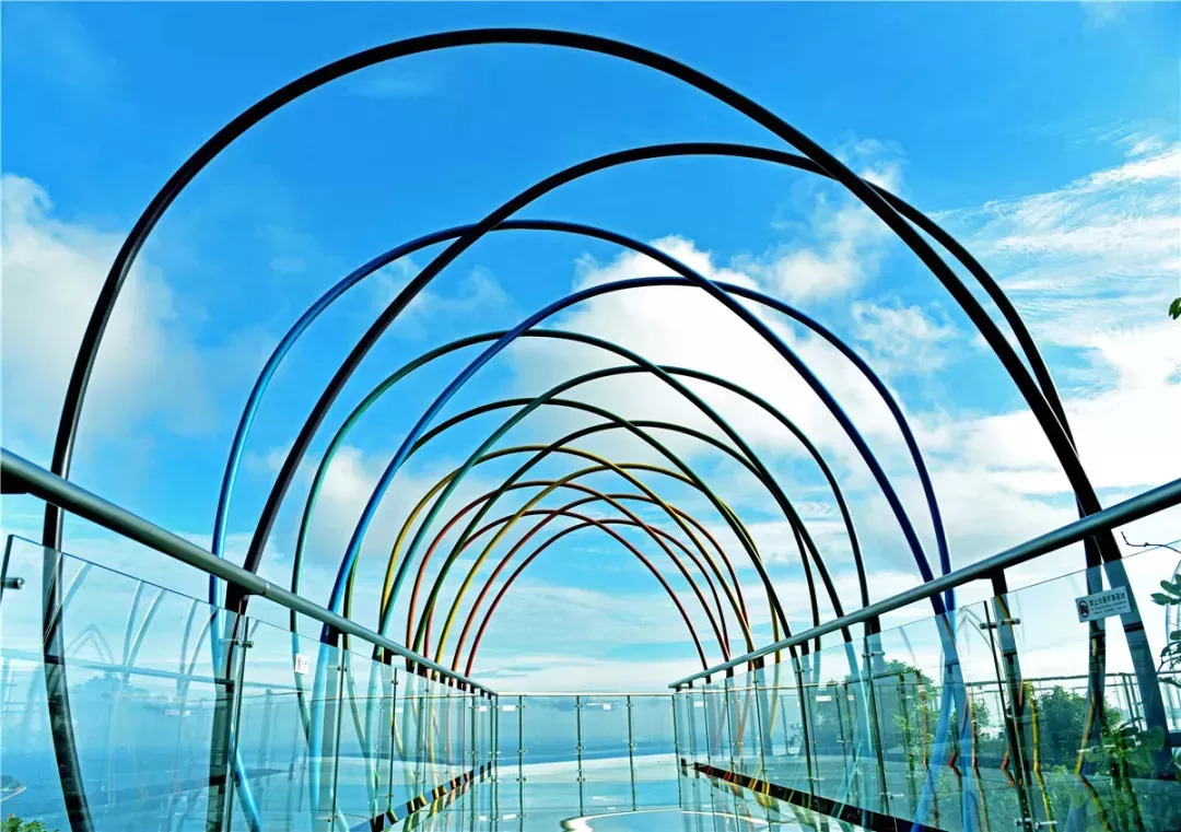 三亚新玩法海景玻璃隧道360度全方位观海