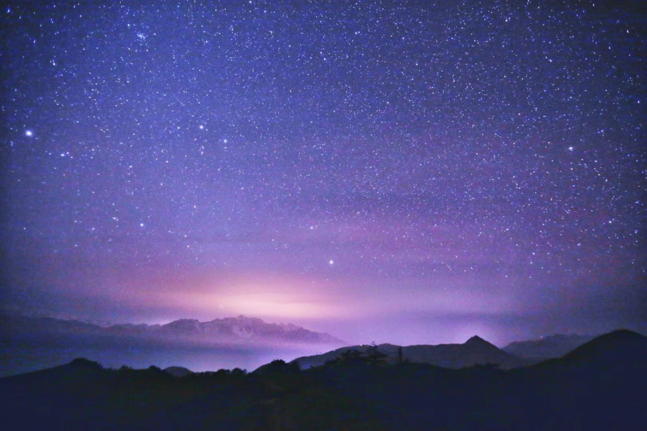 达瓦更扎·网红目的地·焰火旅拍·日出云海·星空晚霞