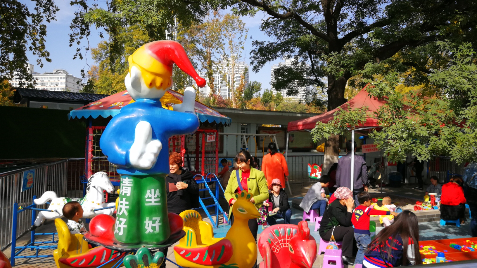 西安市最大的城市公园兴庆宫公园赏秋记