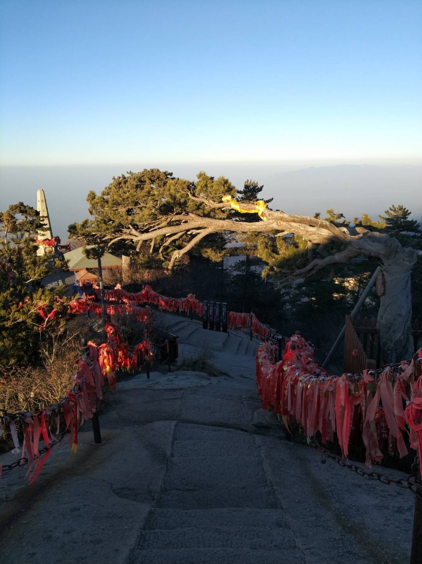 华山顶上庆平安——一天往返