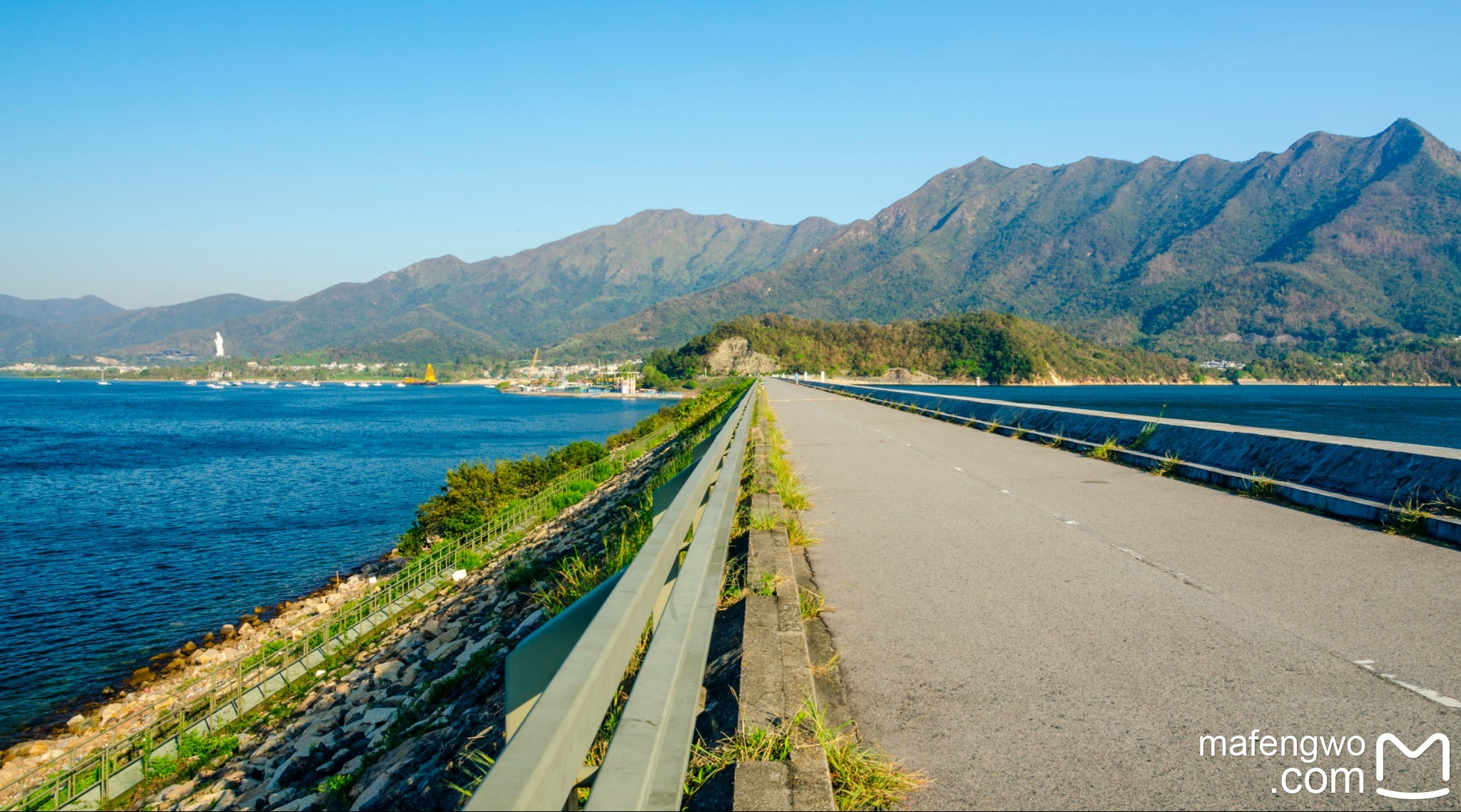 湧背營地場地較大,有燒烤場,平常人不多,週末會有本地人過來露營,營地