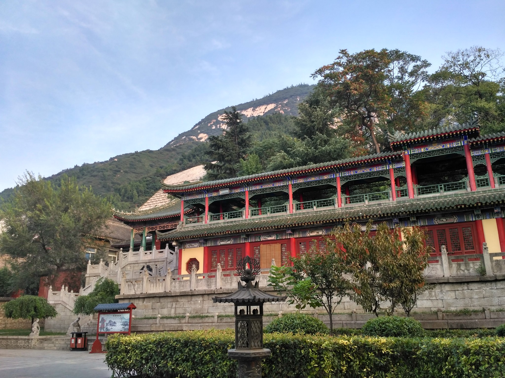 五岳之巅论剑,太华仙踪无数