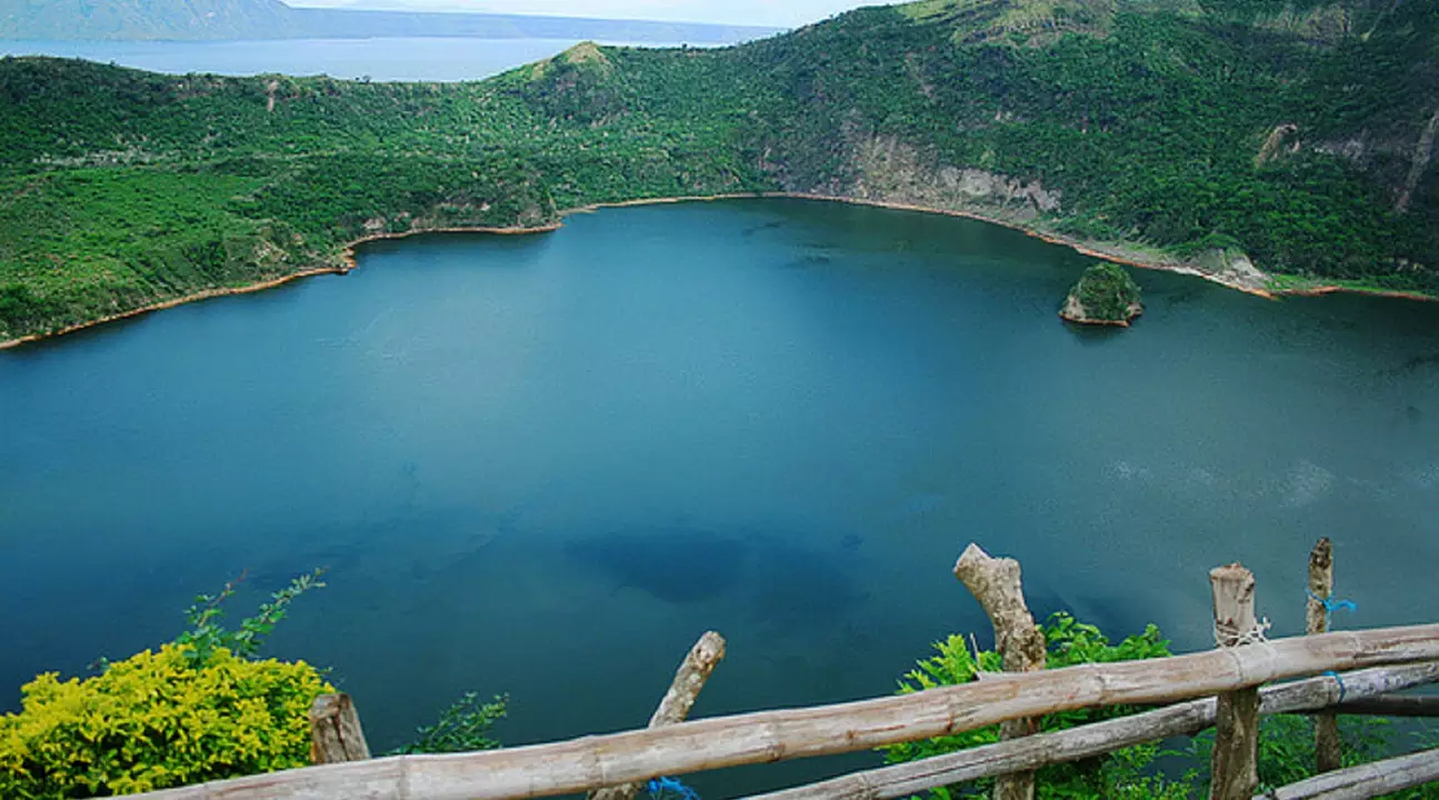 马尼拉塔尔火山大雅台tagaytay一日游塔尔火山全景塔尔湖大雅台遗址