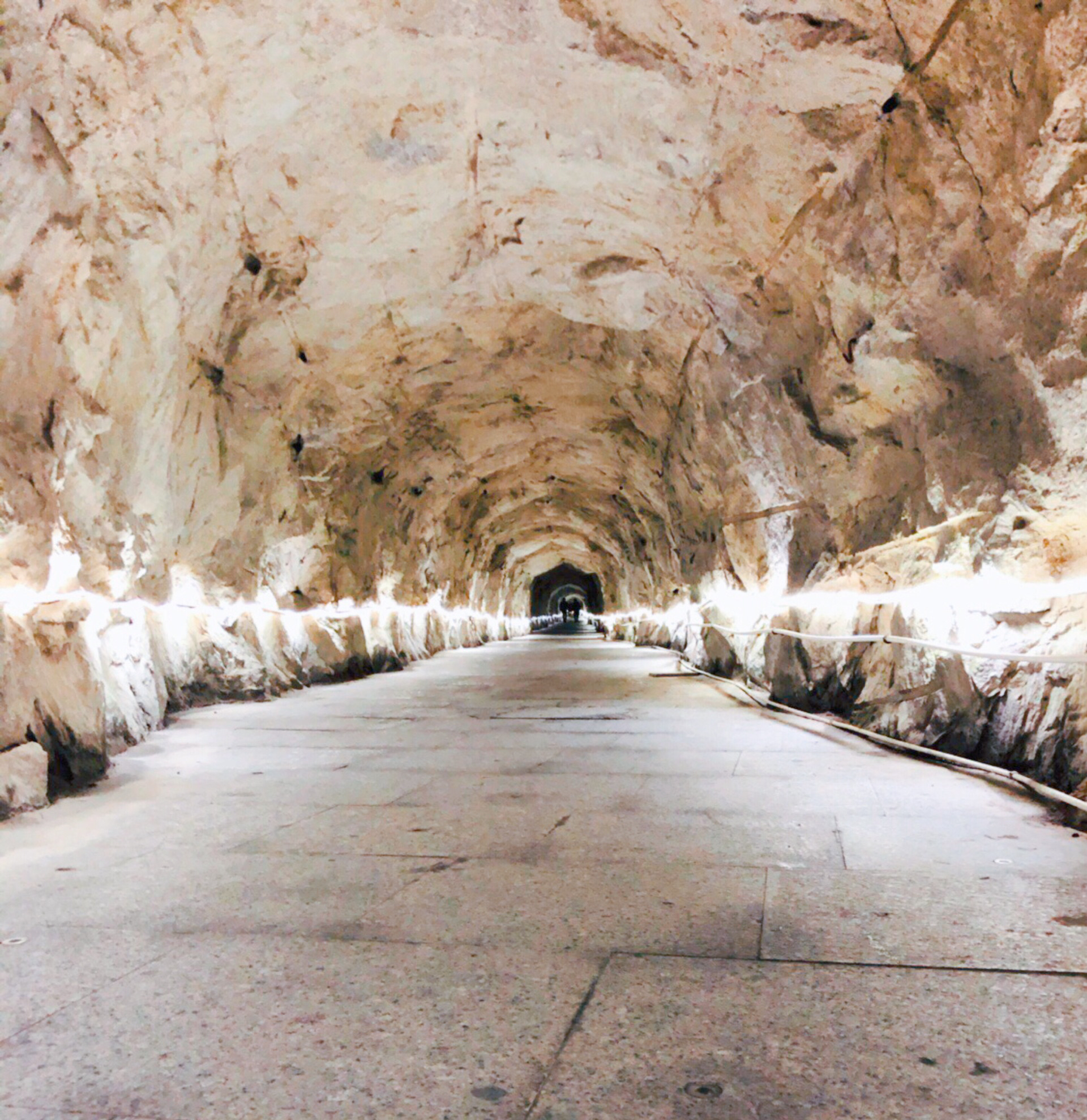 金铙山星空隧道