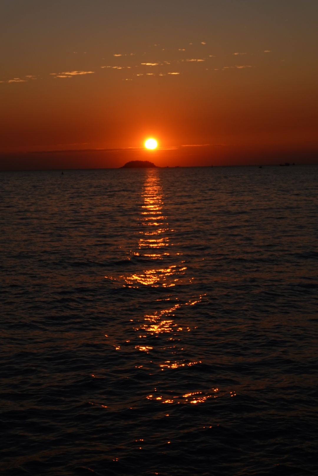 厦门海边日出图片