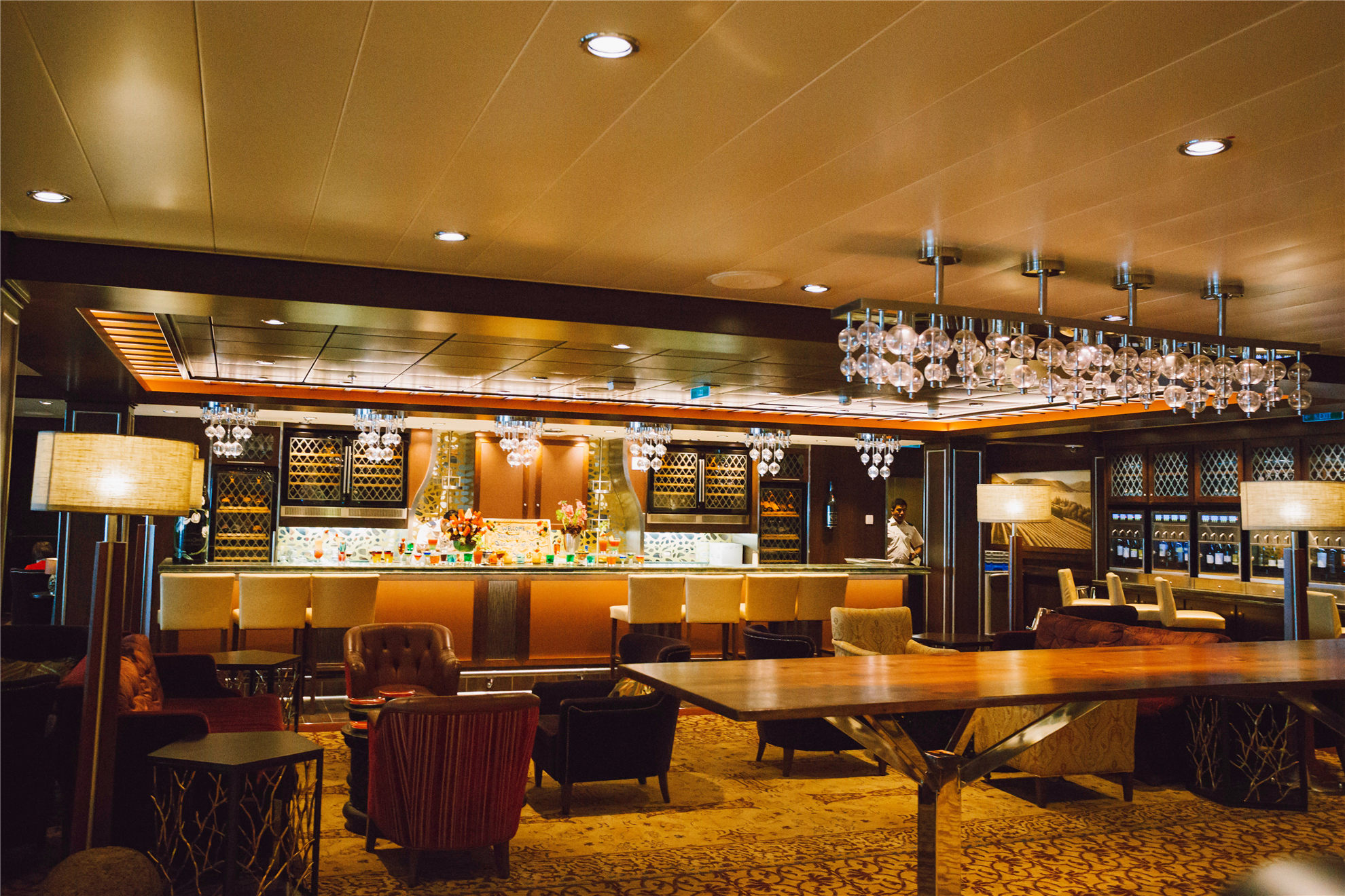 帆船自助餐厅:自助餐为主,全新概念的餐厅,位于帆船美食广场