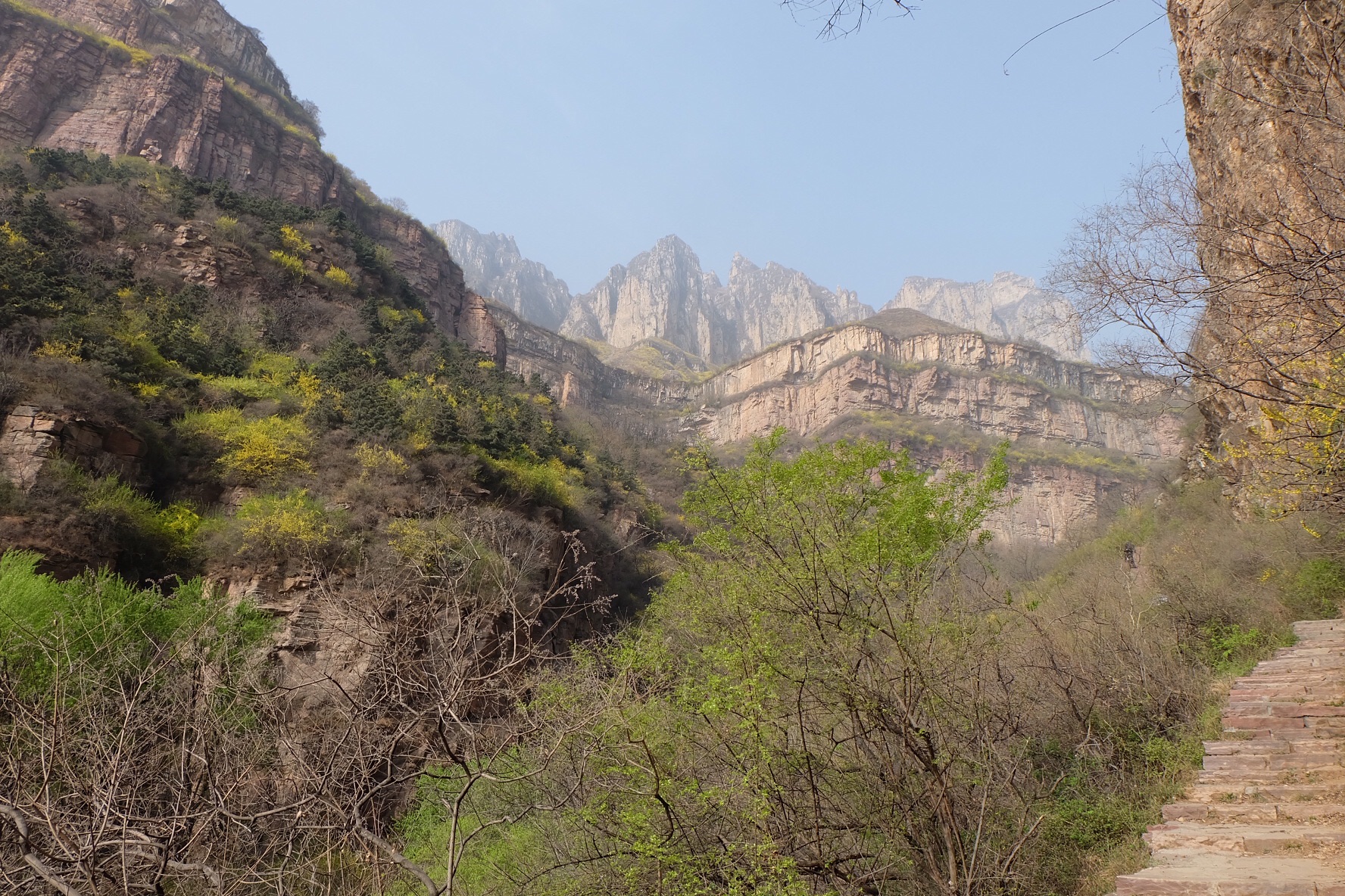 从河南到山西,翻越一座太行山.徒步洪谷山,金灯寺.