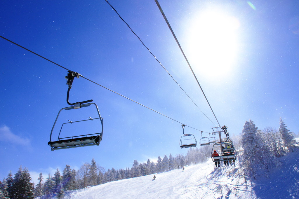 二,能够一口气从山脚爬升到山顶的高效率吊椅