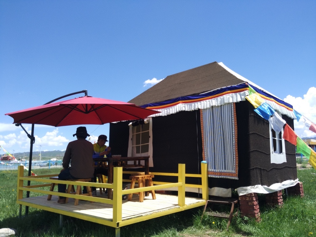 夏河黑帐篷营地