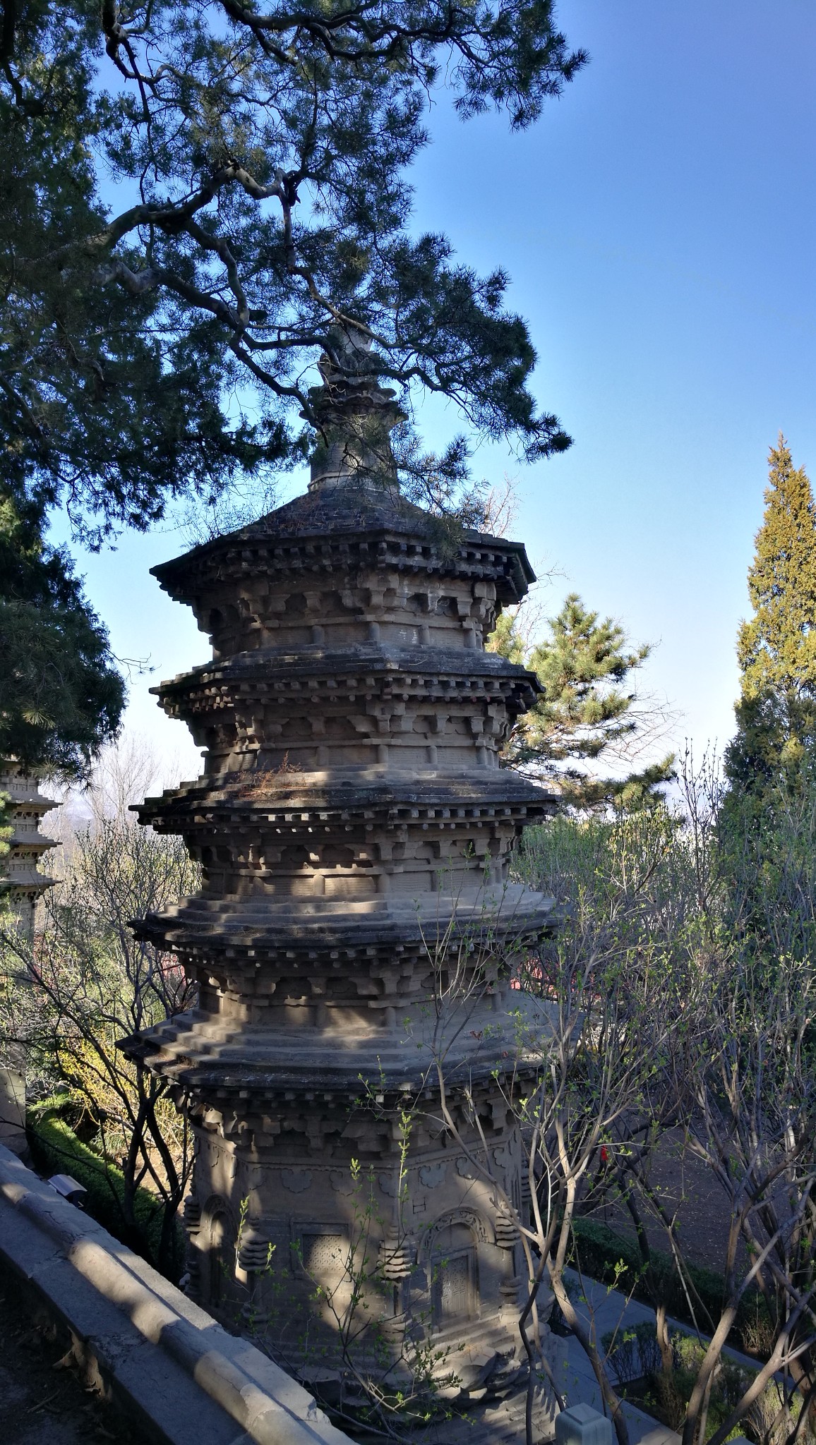 煙花三月逛京城 潭柘寺 戒臺寺半日遊_廈門旅遊