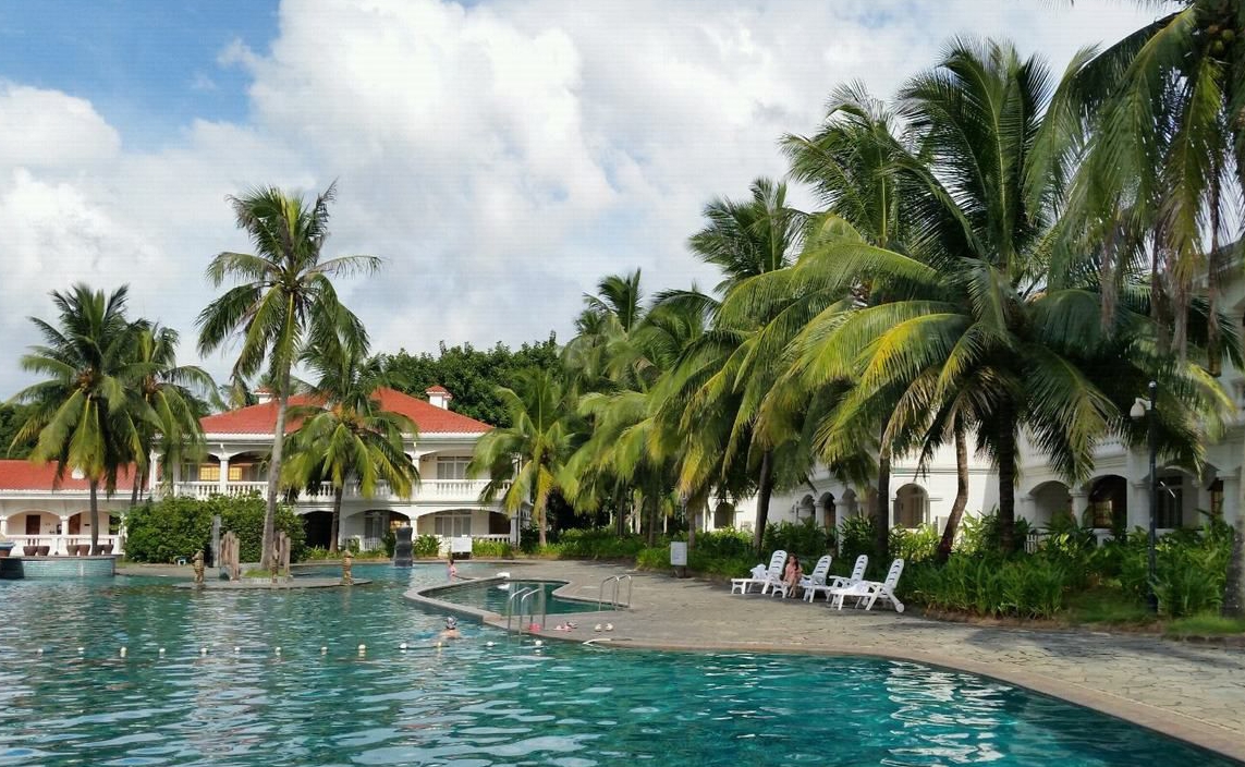 万宁依云华美达·天然南药温泉汤池