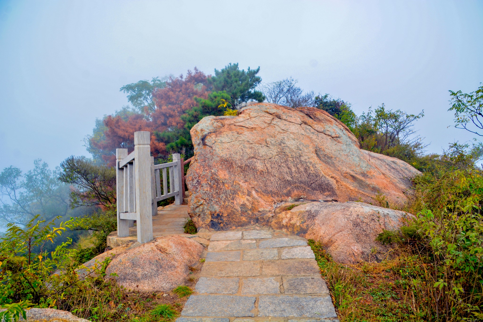 連雲港 孔望山 孔子登山望海處 國保4a 龍洞庵石刻群_遊記