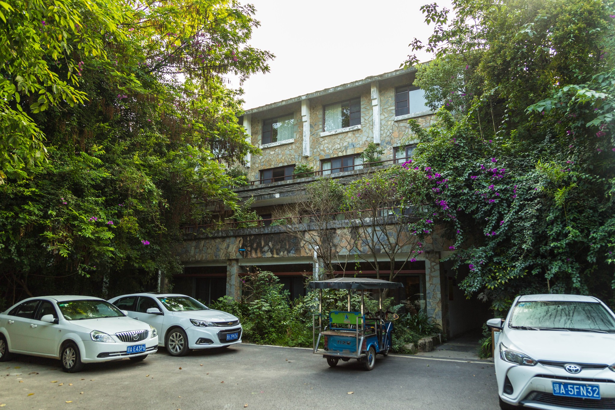 黄果树宾馆(原金谷瀑布山庄)