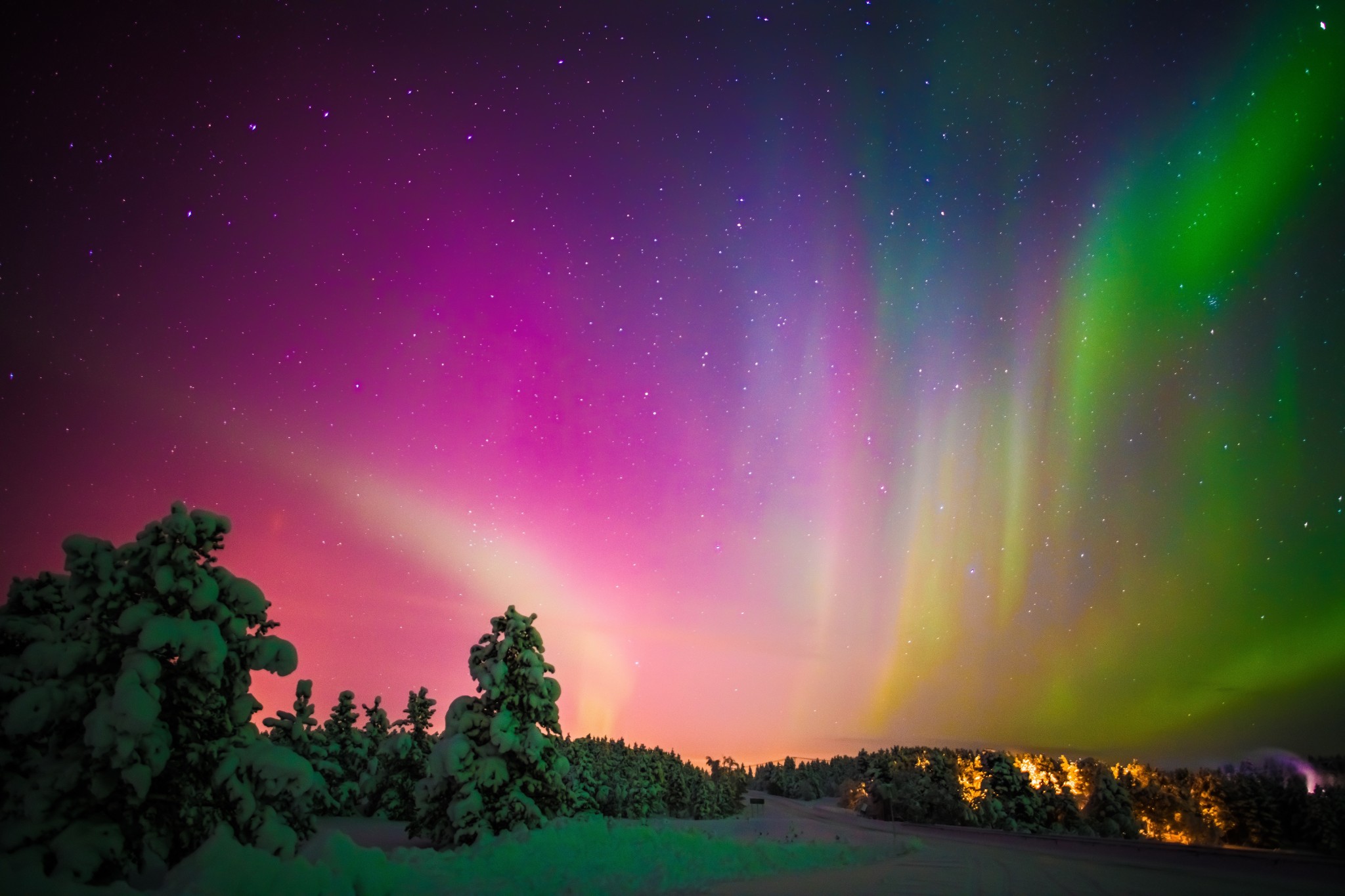               绚烂北极光  图片