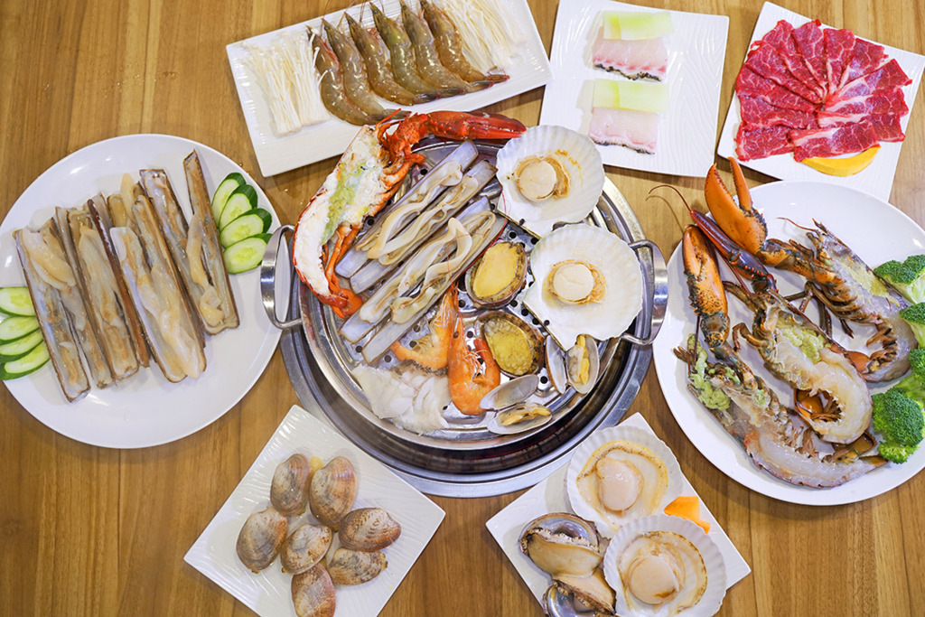 铜锣湾新开「缘味小聚」推出海鲜蒸气锅套餐,八款海鲜 送避风塘炒蟹!