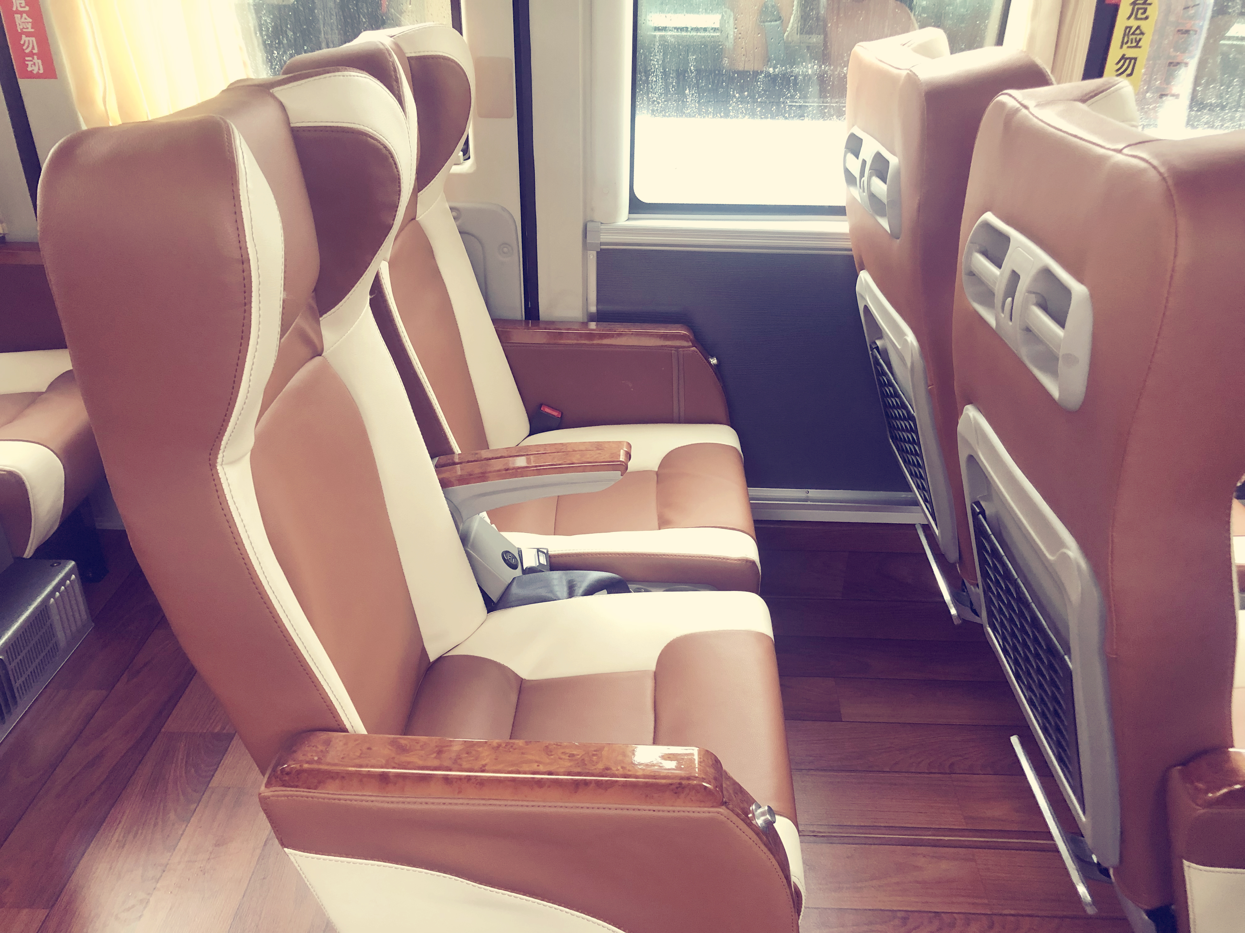 纯玩头等舱青海甘肃5日游2人起可升独立用车的一家一团与9成游客反着