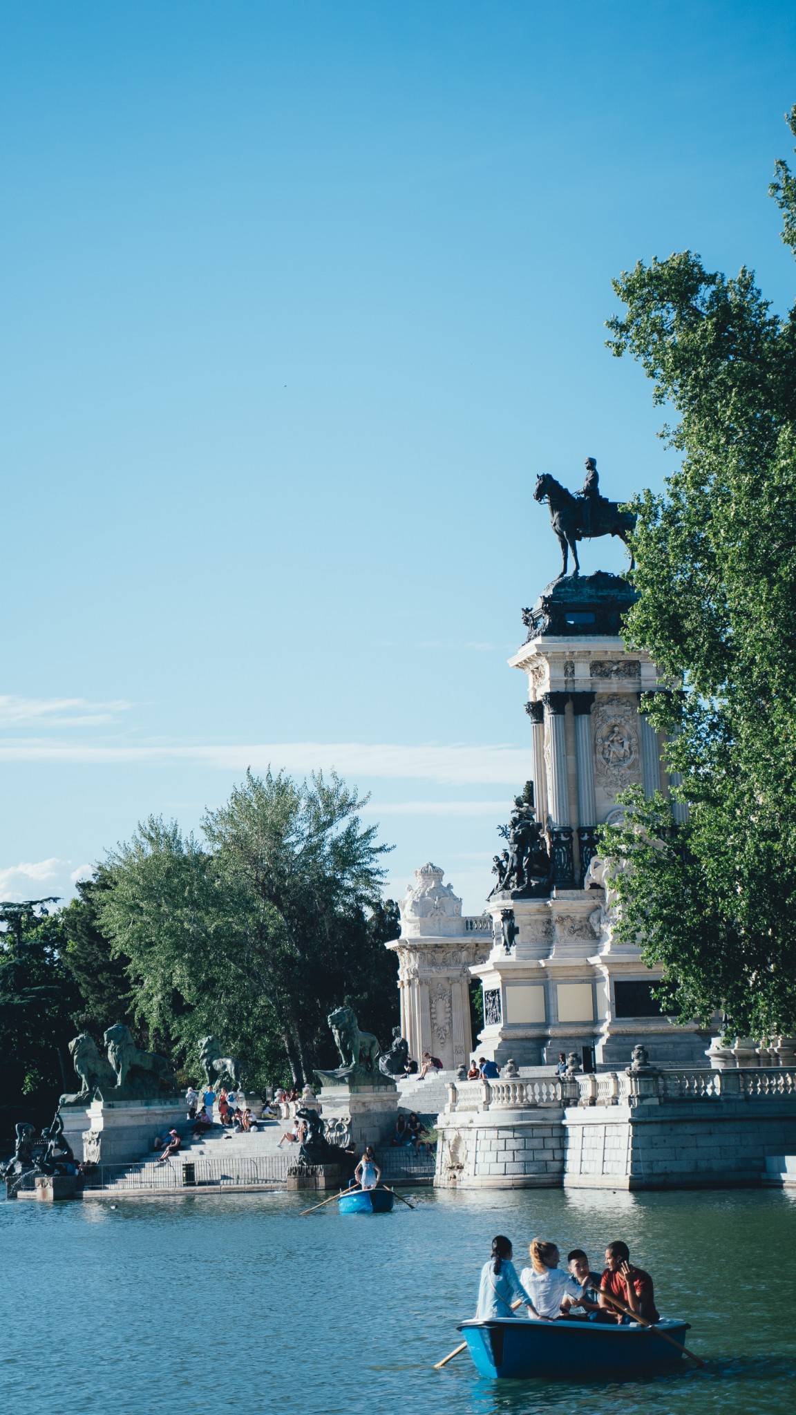 毫无疑问是丽池公园里最美的景色一定要选择大晴天来水晶宫 四面无