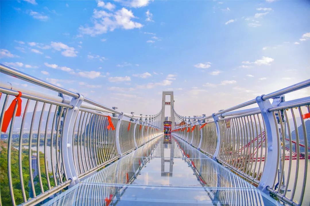 清远英德宝晶宫生态旅游度假区恐龙世界天鹅部落震撼来袭宝晶宫溶洞