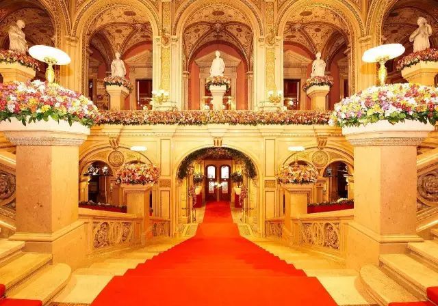 啥叫套娃 CoUBGV433gCAY3CtAAEz-HkHL-s80.jpeg?imageView2%2F2%2Fw%2F680%2Fq%2F90