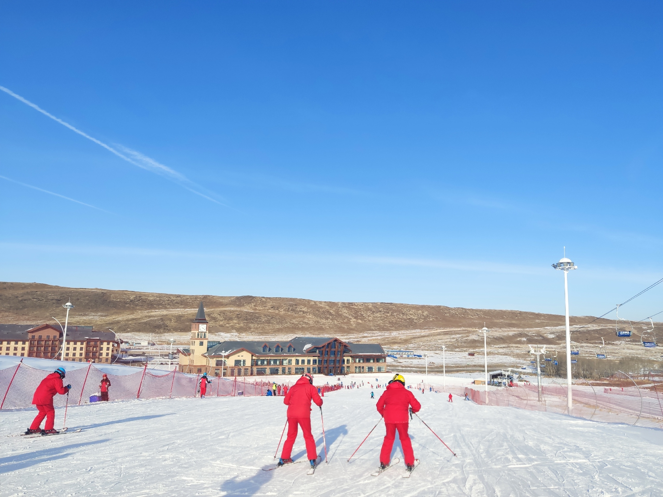 新疆喀纳斯滑雪场图片