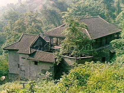 缅怀先烈,珍惜现在 参观 重庆白公馆