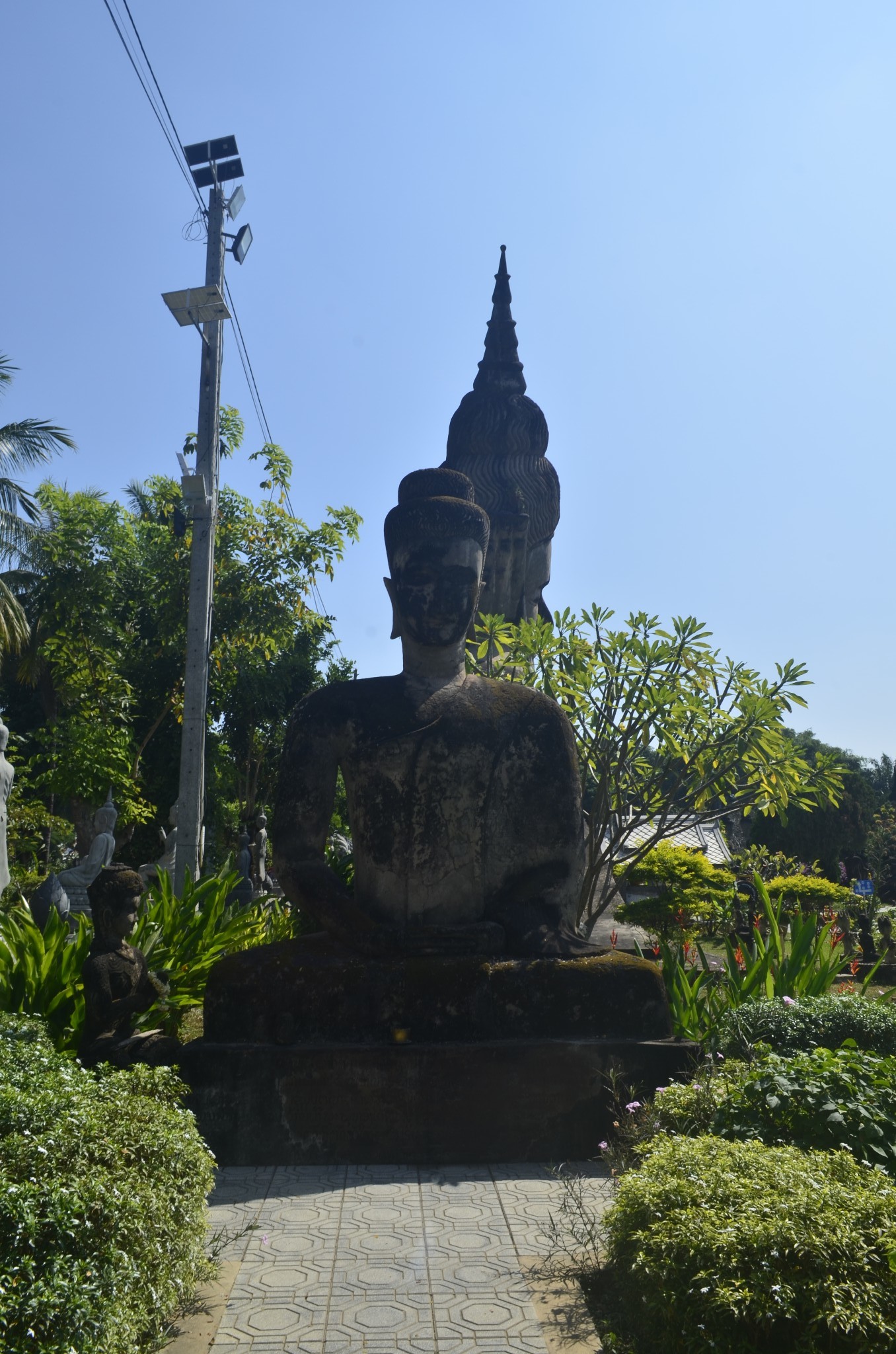 【图片集】老挝首都万象的佛像公园,一个人世王子的俗世,一个佛法无边