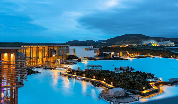 冰岛蓝湖一日游轻奢门票silicahotel温泉酒店接送火山景观房熔岩景观