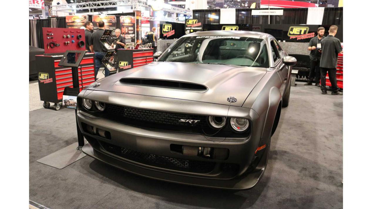 1400马力 全碳纤维车身 公路最强挑战者srt恶魔