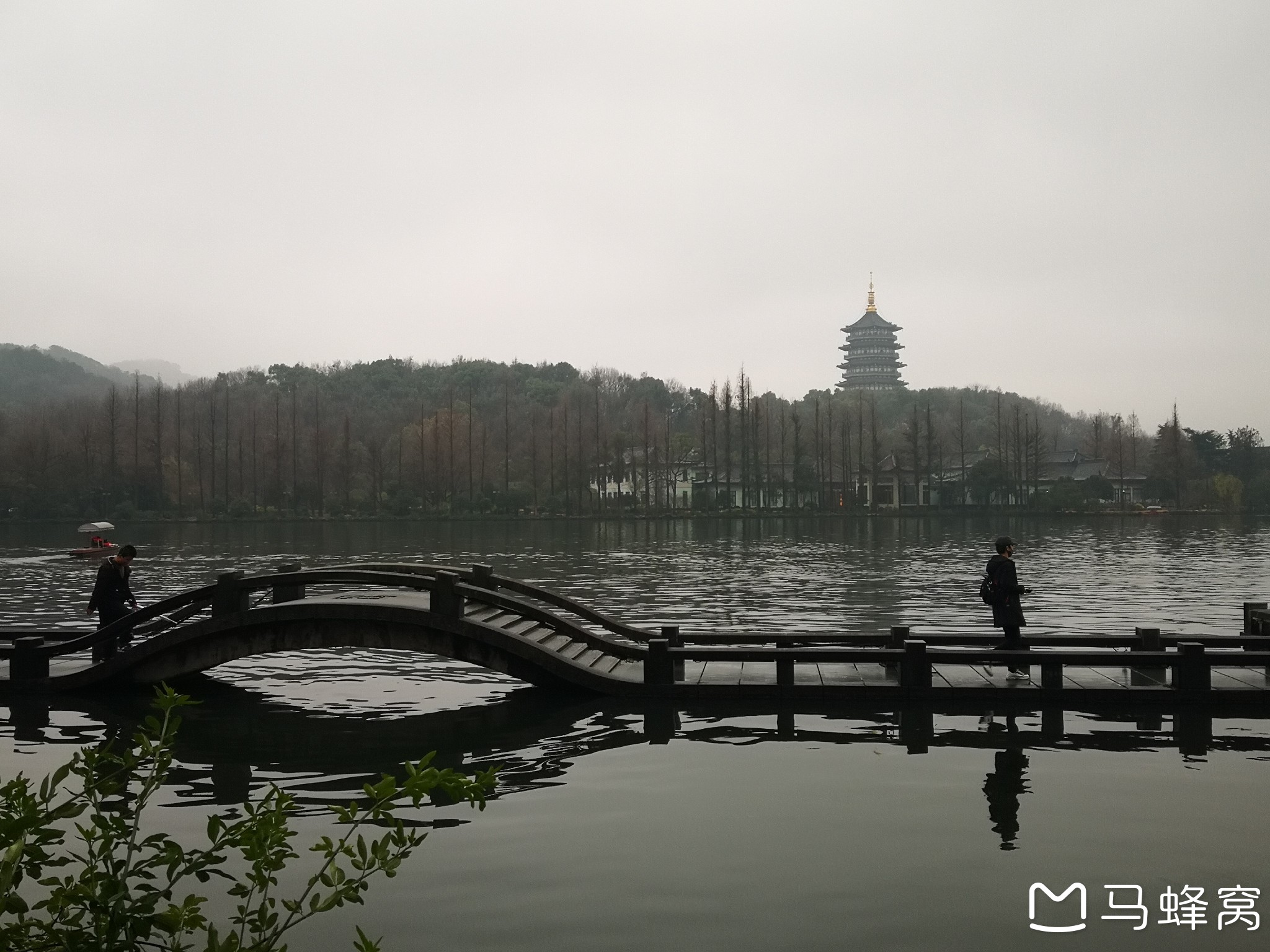 杭州西湖长桥公园的双投桥与夕照亭